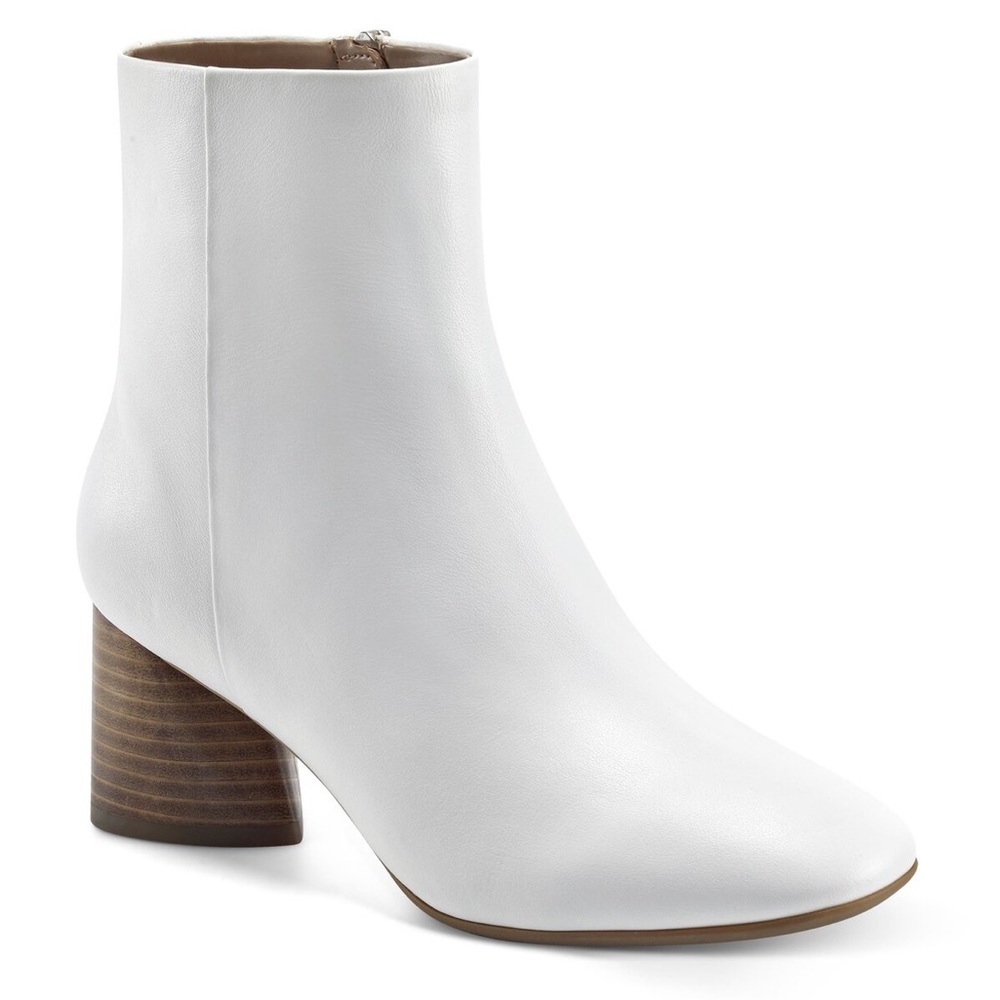 Aerosoles Myla boots in white size 6